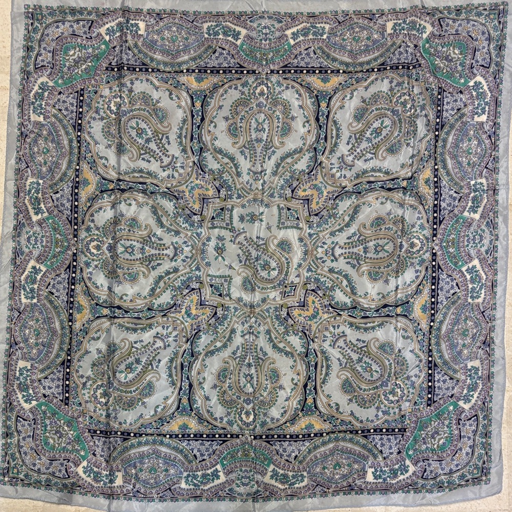 Vintage 1980s SILK Specialty House Lovely multicolored pattern-made in Japan
